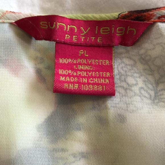 Sunny Leigh Sleeveless Floral Blouse - Picture 4 of 6